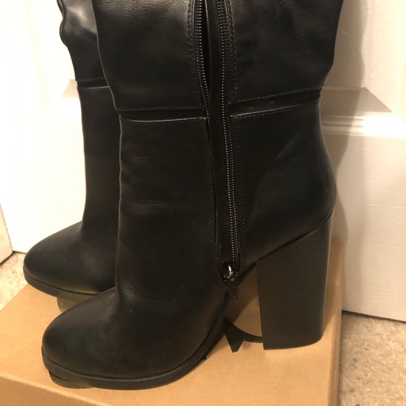 Boots - Picture 3 of 6